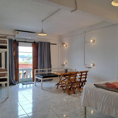 8 Sleeper Street Guesthouse Krabi Ngoại thất bức ảnh