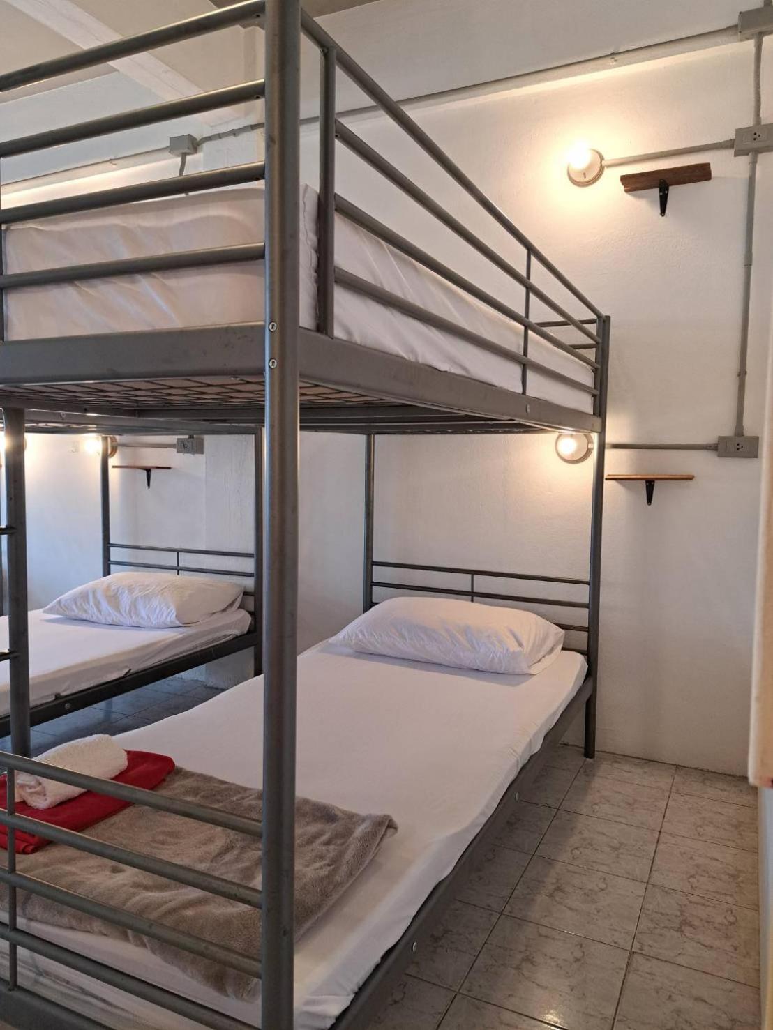 8 Sleeper Street Guesthouse Krabi Ngoại thất bức ảnh