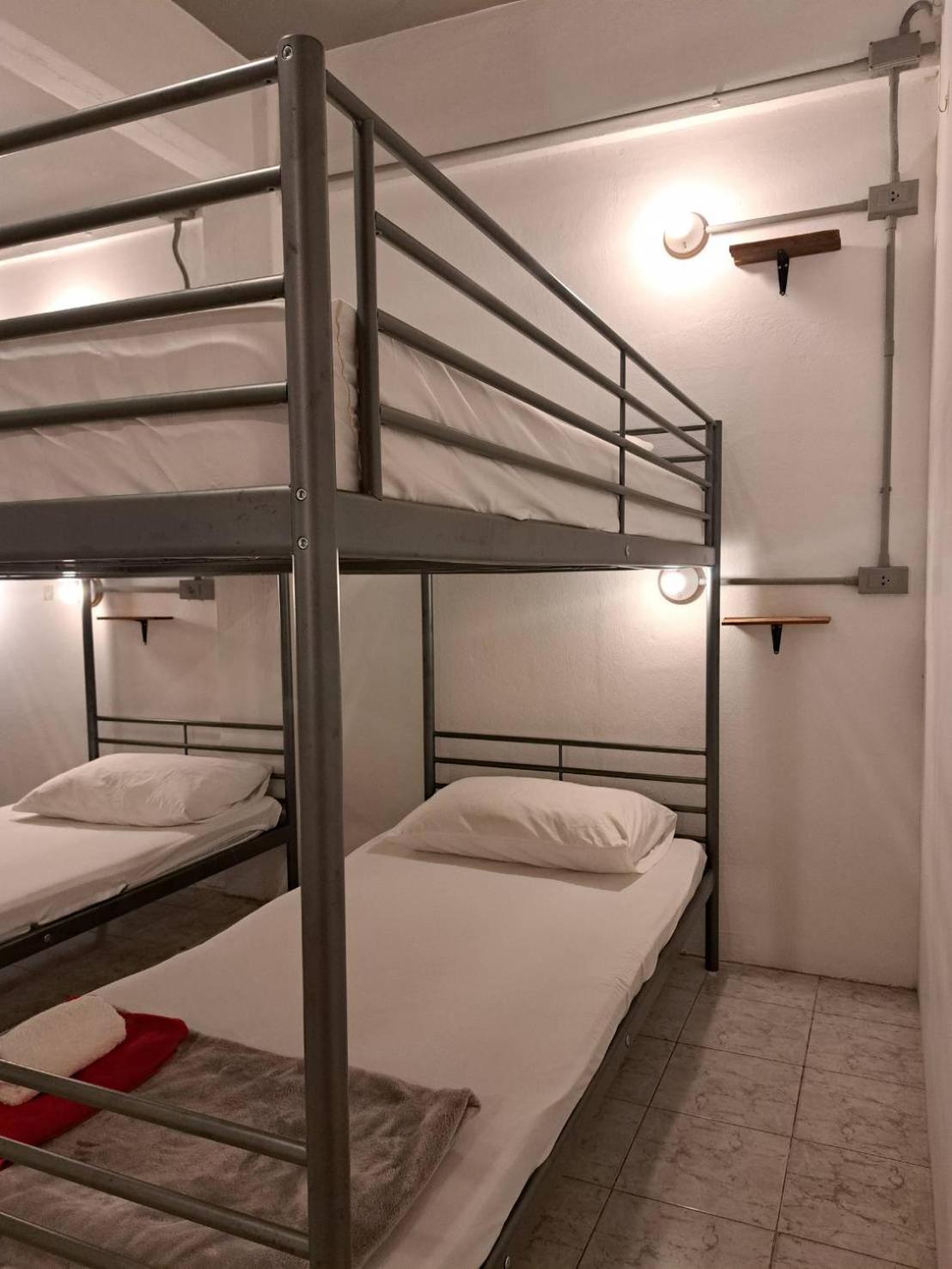 8 Sleeper Street Guesthouse Krabi Ngoại thất bức ảnh