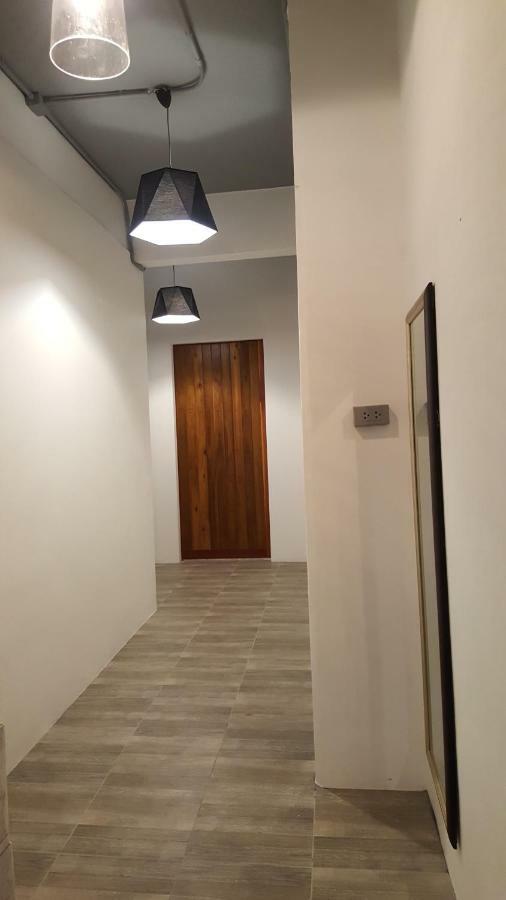 8 Sleeper Street Guesthouse Krabi Ngoại thất bức ảnh