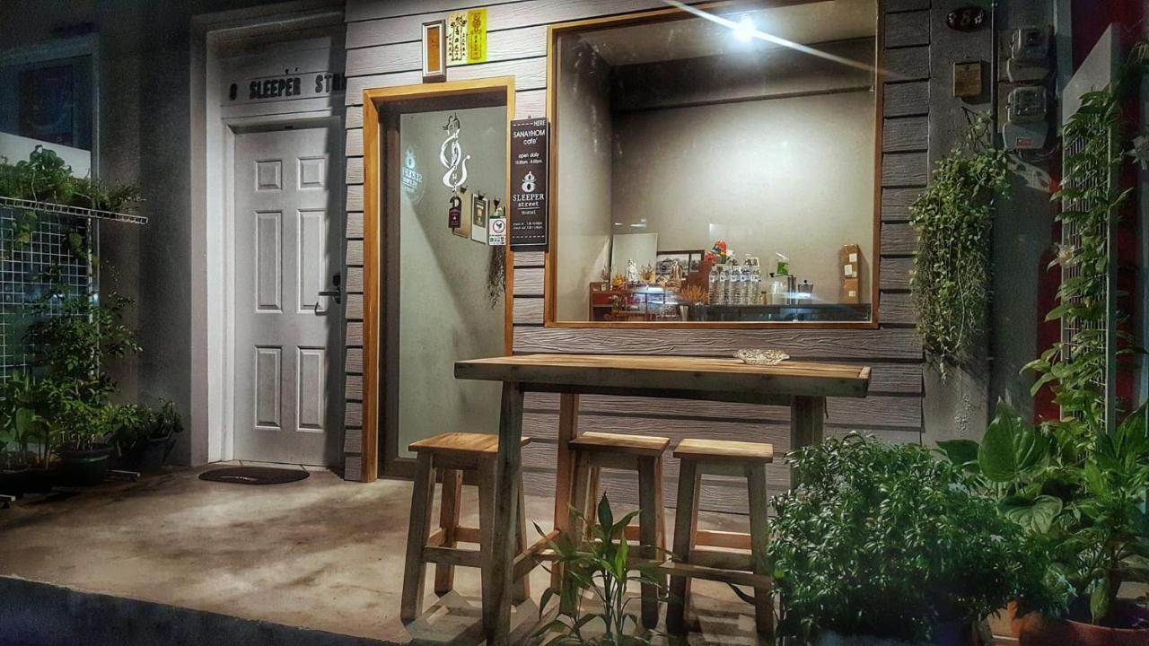 8 Sleeper Street Guesthouse Krabi Ngoại thất bức ảnh