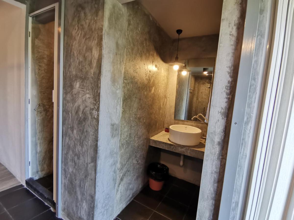 8 Sleeper Street Guesthouse Krabi Ngoại thất bức ảnh